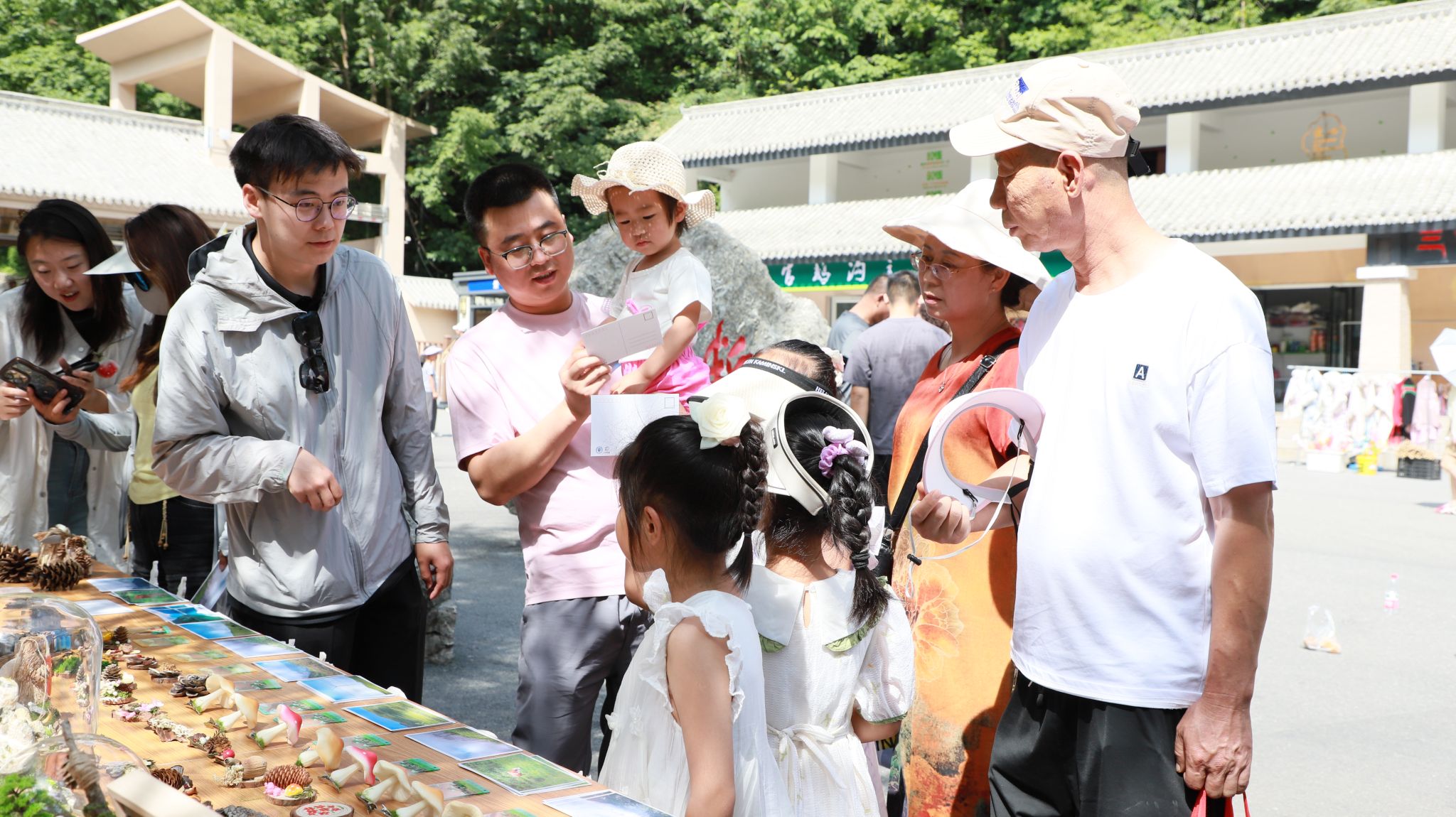 堂” 天津大学师生手工创意助力地方产业发展pg电子免费试玩模拟器“小手工”玩出“大名(图1)