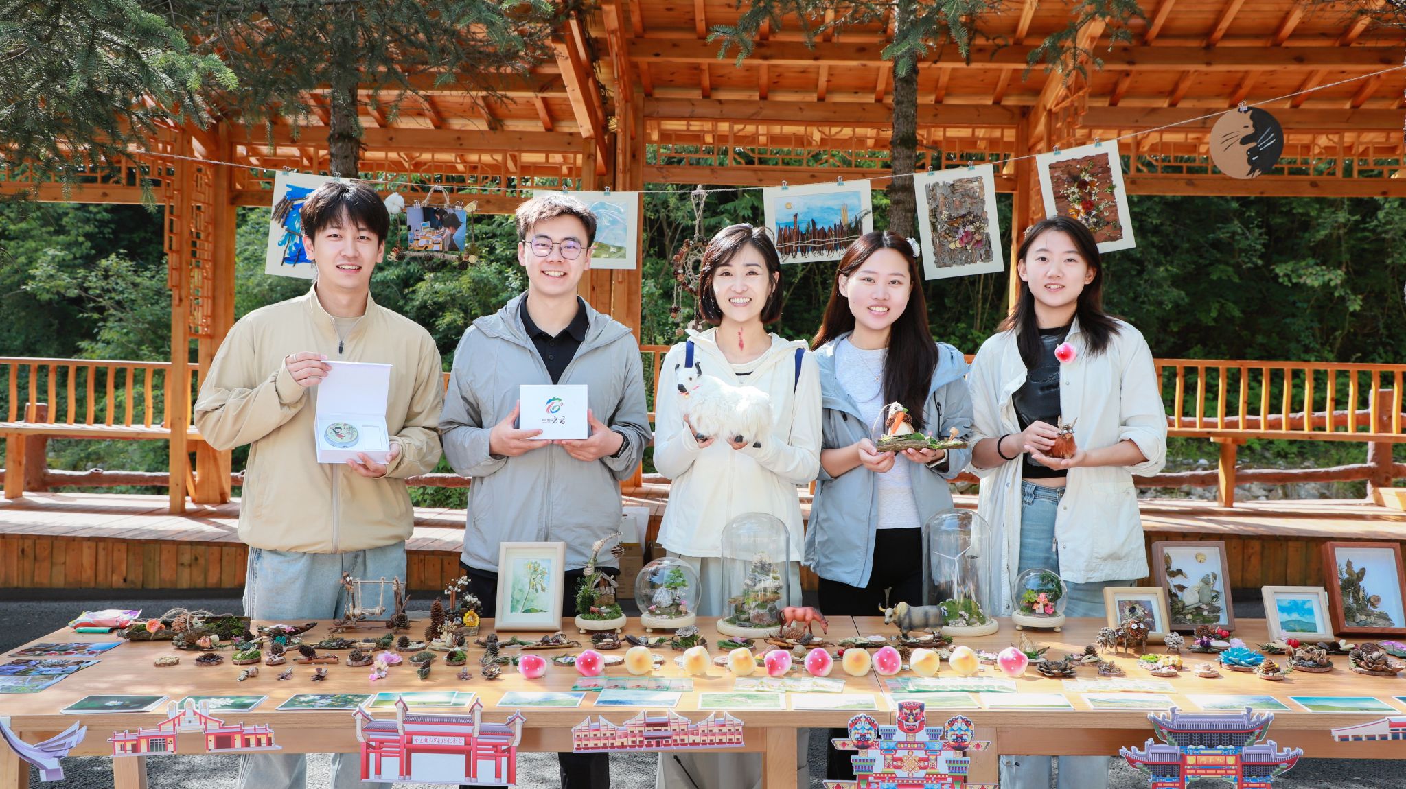 堂” 天津大学师生手工创意助力地方产业发展pg电子免费试玩模拟器“小手工”玩出“大名(图2)