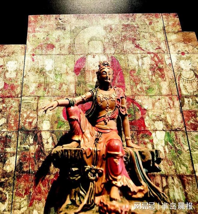 连藏家打造“冰箱贴博物馆”pg电子网站2400枚！大(图2)